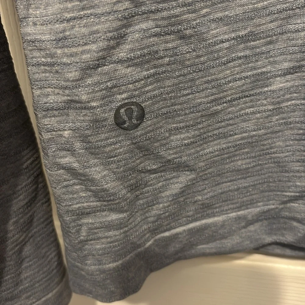 Lululemon men’s 1/4 zip - Picture 4 of 6